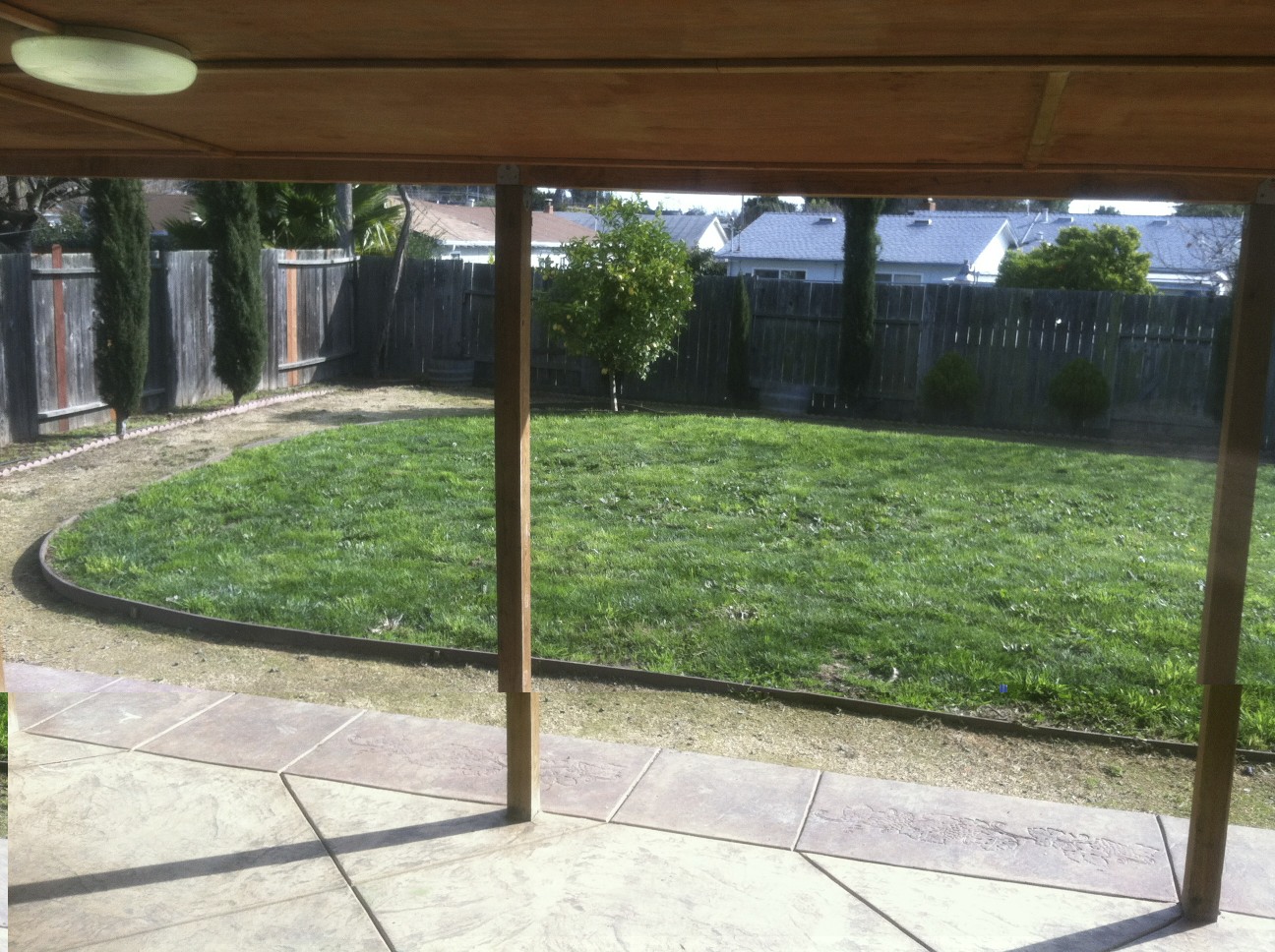 vaya-ventures-exterior-yard-lawn