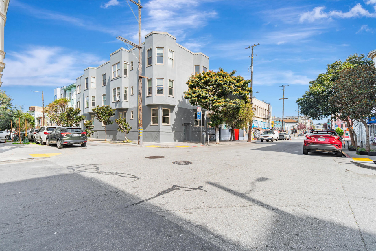 001_342219thStreet.jpg