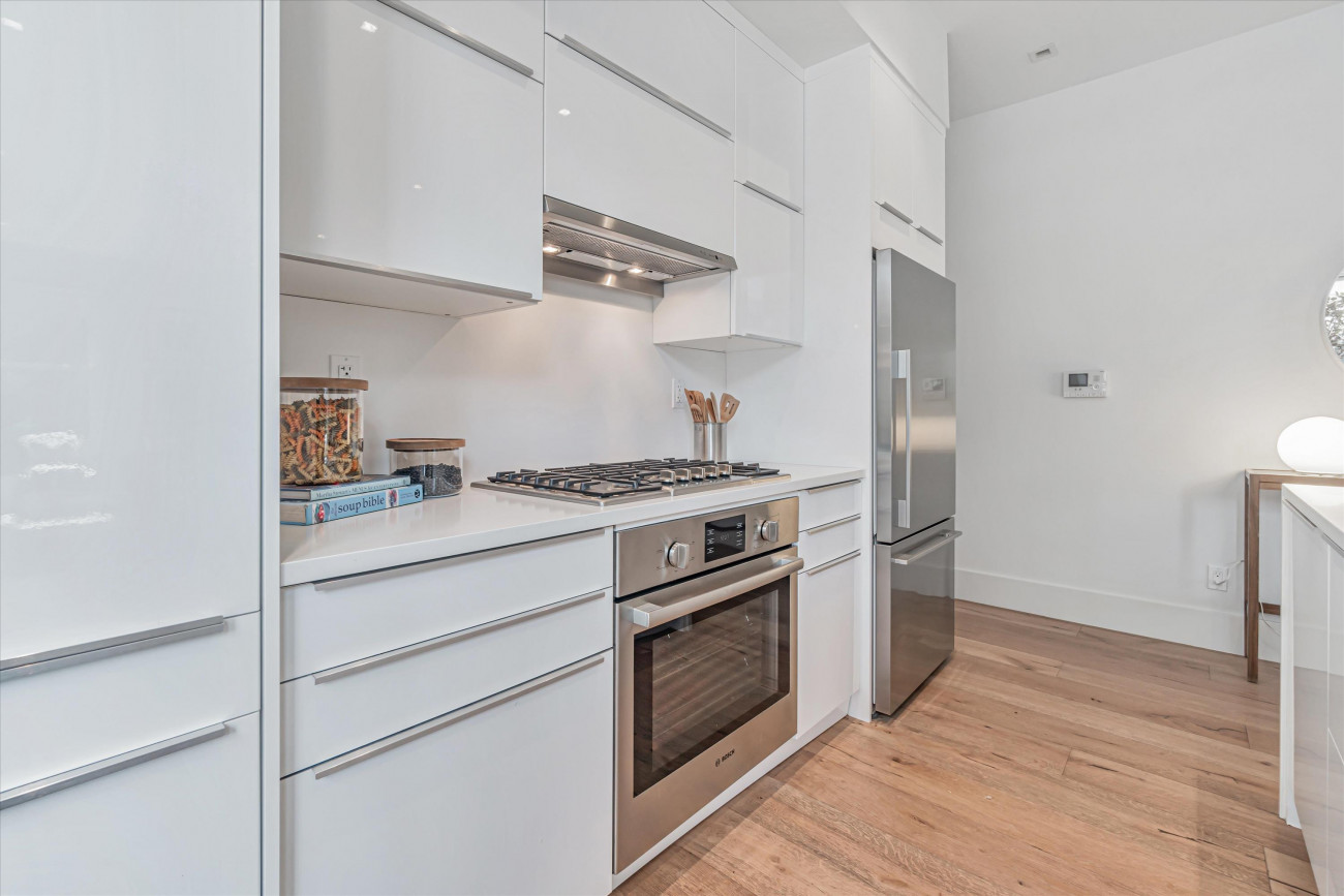 015_342219thStreet.jpg