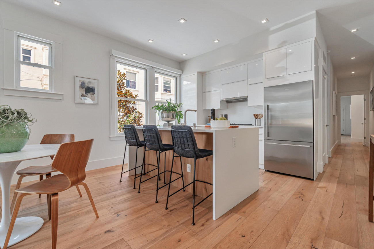 016_342219thStreet.jpg