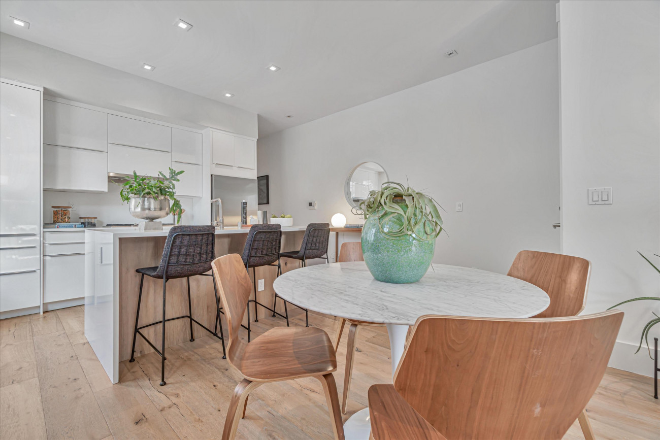 017_342219thStreet.jpg