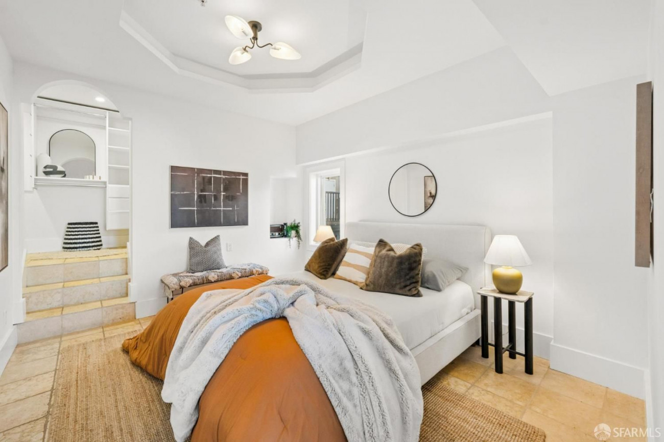 bed1.jpg